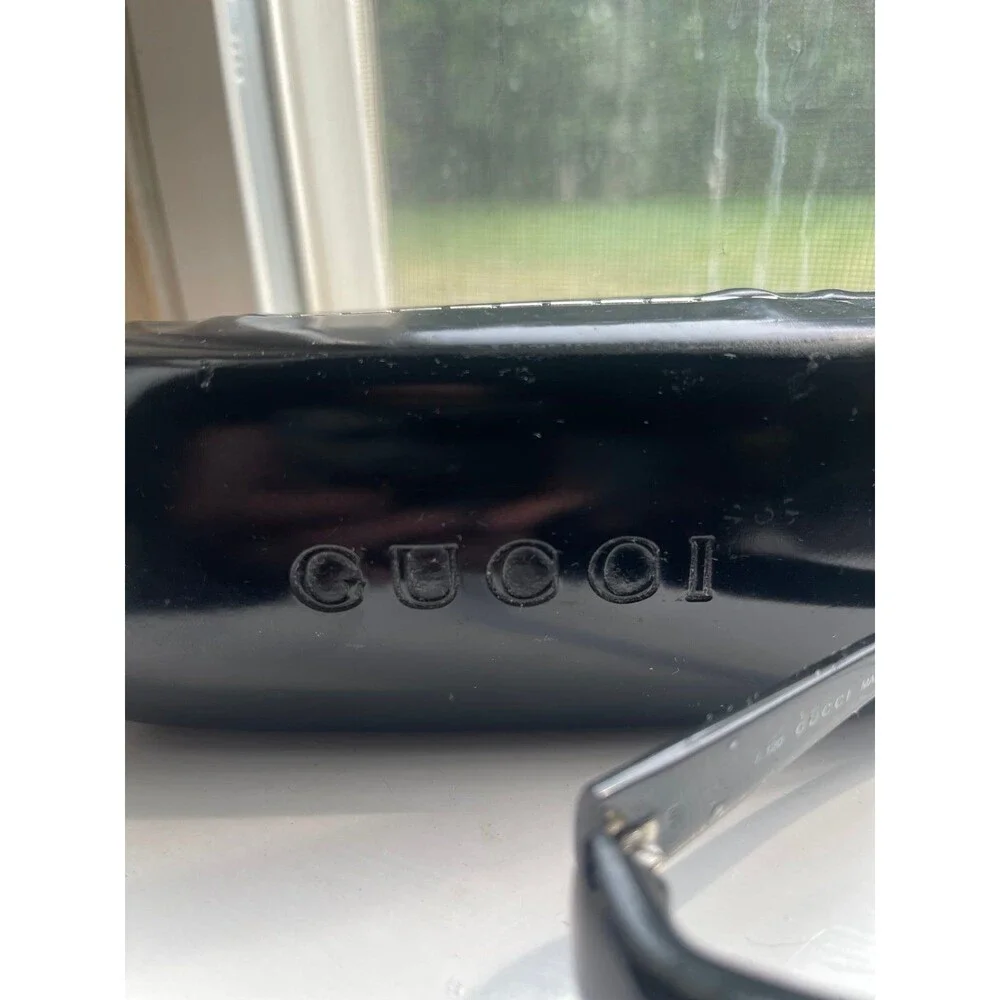 Vintage 90's Gucci Oval Sunglasses (2547/S) with Hard Case